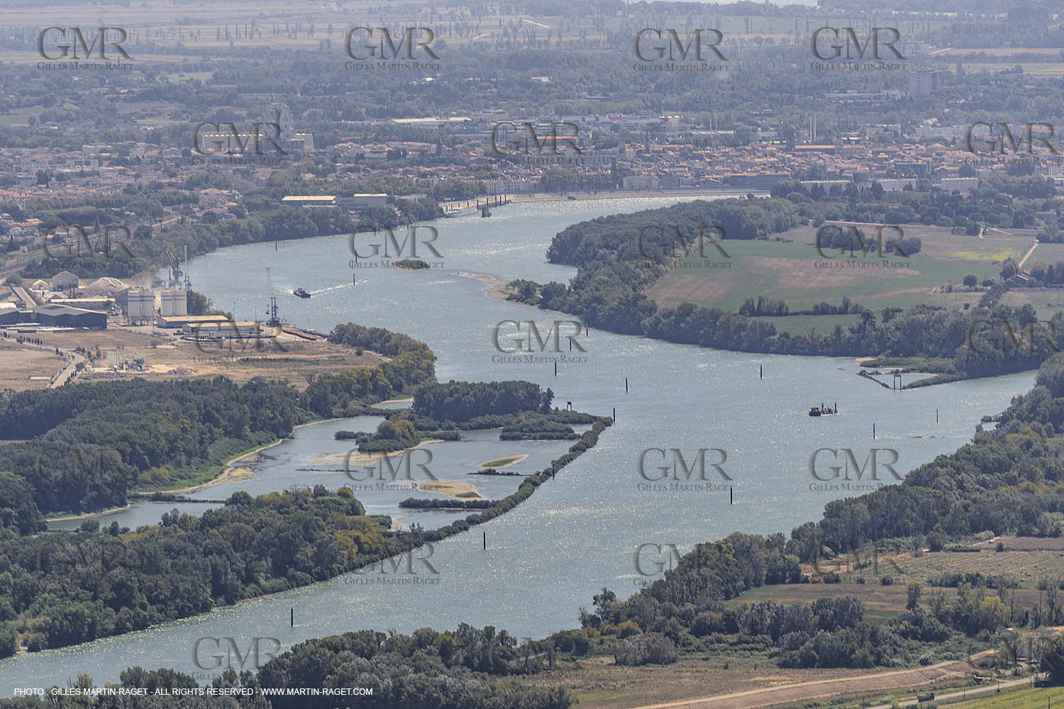 Le Rhône à Arles