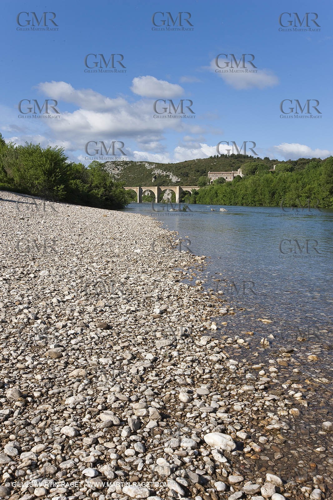 28 04 2009 - Ste Anastasie (FRA, 30) - Atlas Nîmes Métropole -  2009 campaign - Saint Nicolas bridge