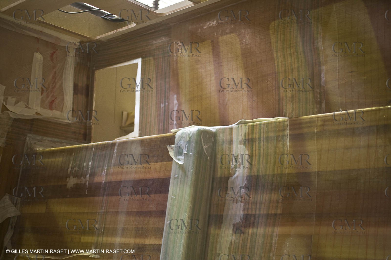 22 01 2008 - La Ciotat (FRA, 13) - Construction of cruising catamaran Nahema at H2X boatyard -modules lamination