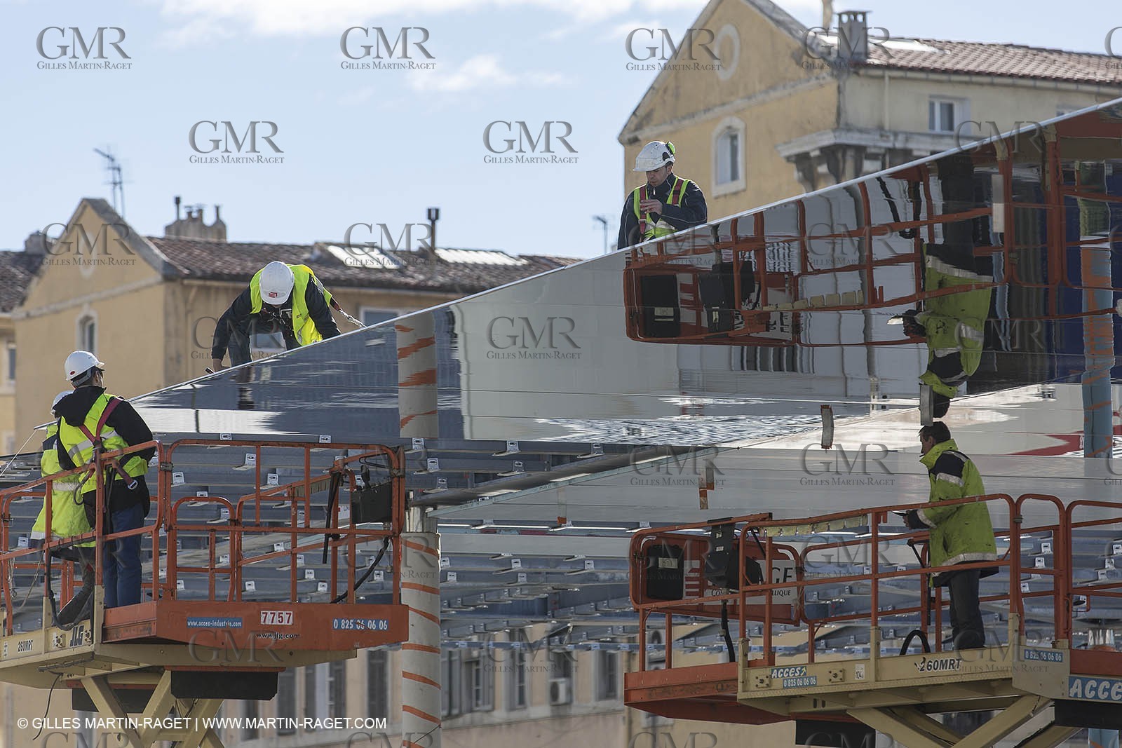 04 02 2013 - Marseille (FRA,13) - Vieux Port (historical port) refit - Works on the shadow maker