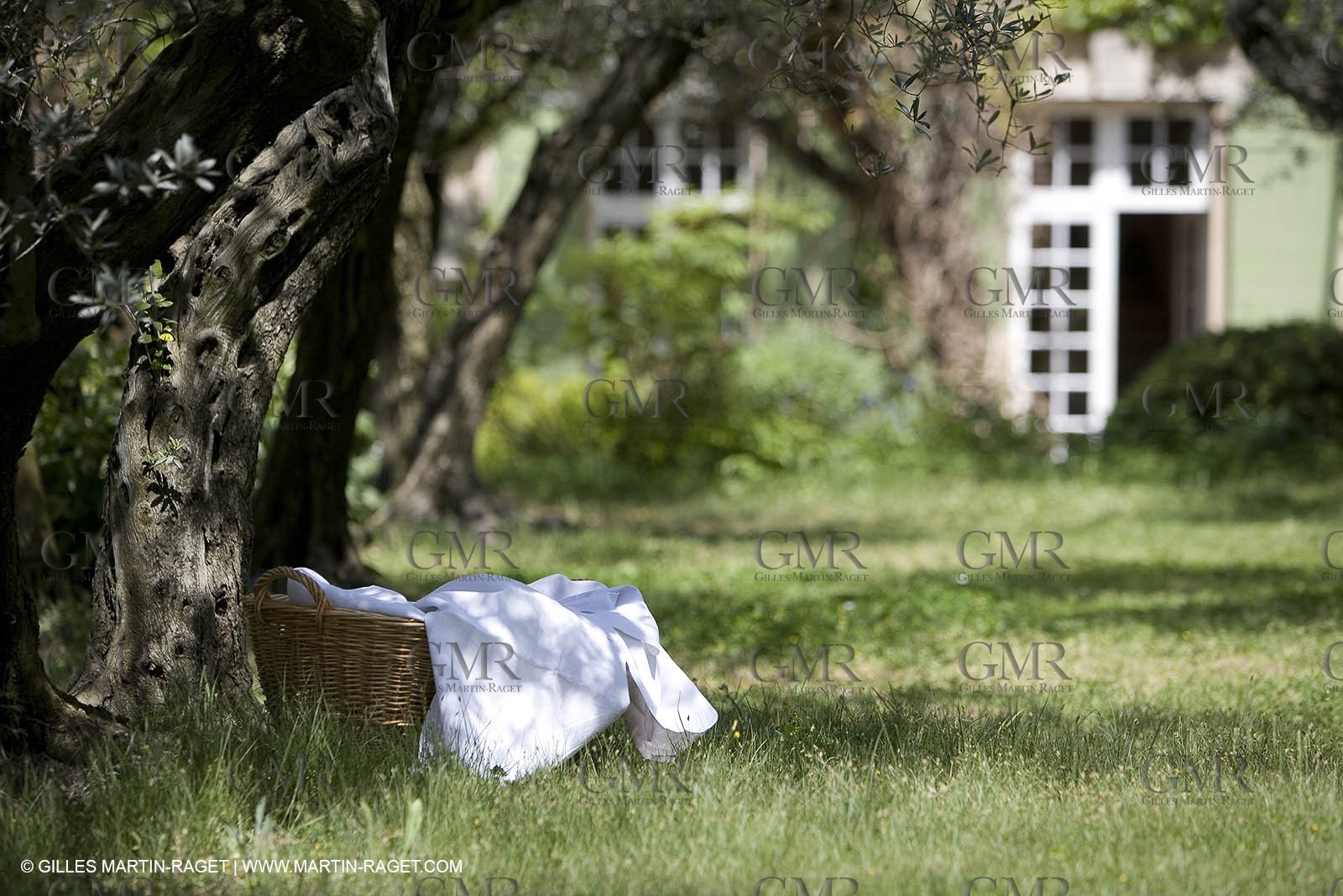 Vallon raget, nice household linen