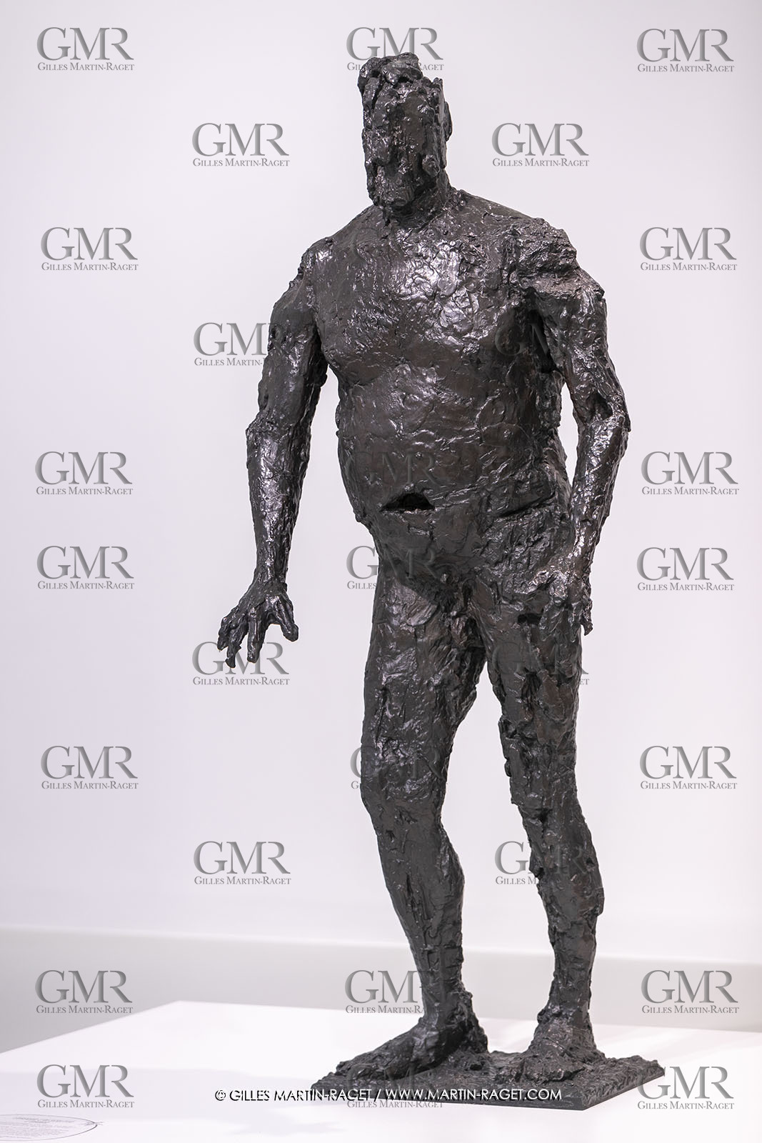94930 10 2023, Montpellier (FRA), oeuvre de Germaine Richier, Exposition Centre Pompidou - Musée Fabre 2023, L'Orage [1947-1948], Bronze patina foncé, Numéroyé 1 11, Fondeur : Alexis Rudier, Paris, 197 x 77 x 50 cm, Centre Pompidou, misée National d'art moderne, Paris, achat de l'état, 1949