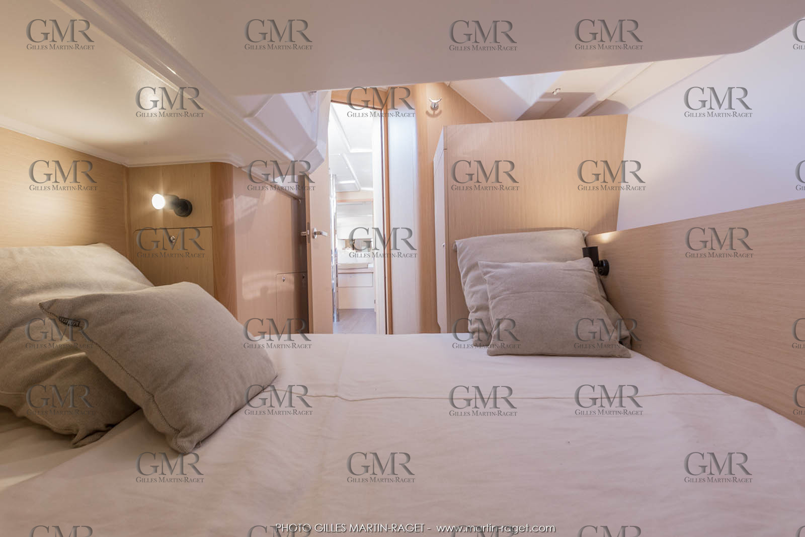 04 07 3017; Les EMbiez (FRA; 83) - Chantier Beneteau; Oceanis 38.1