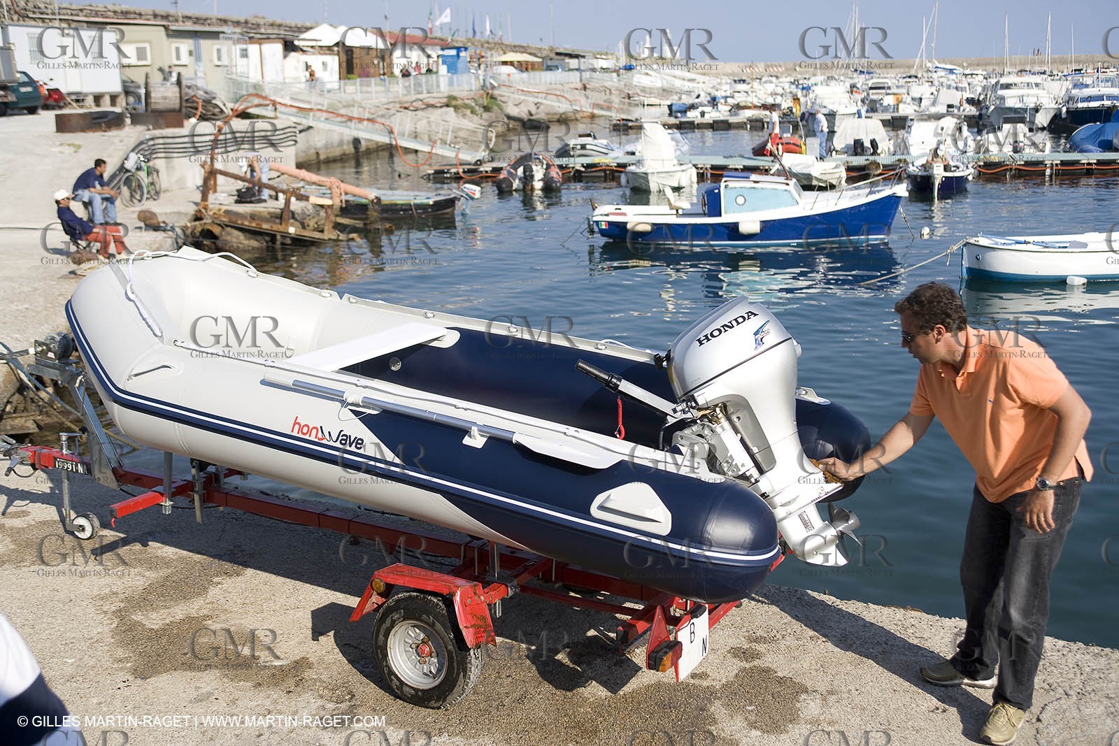 Bateaux à moteur, entretien technique
