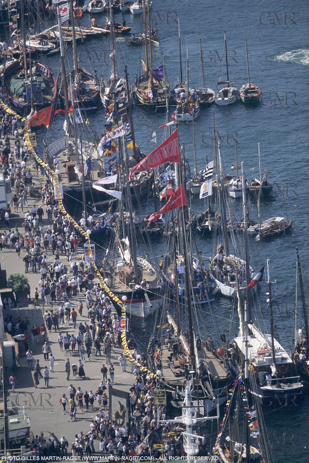 Sailing, shore and dock ambiances, Brest Old rigs gathering