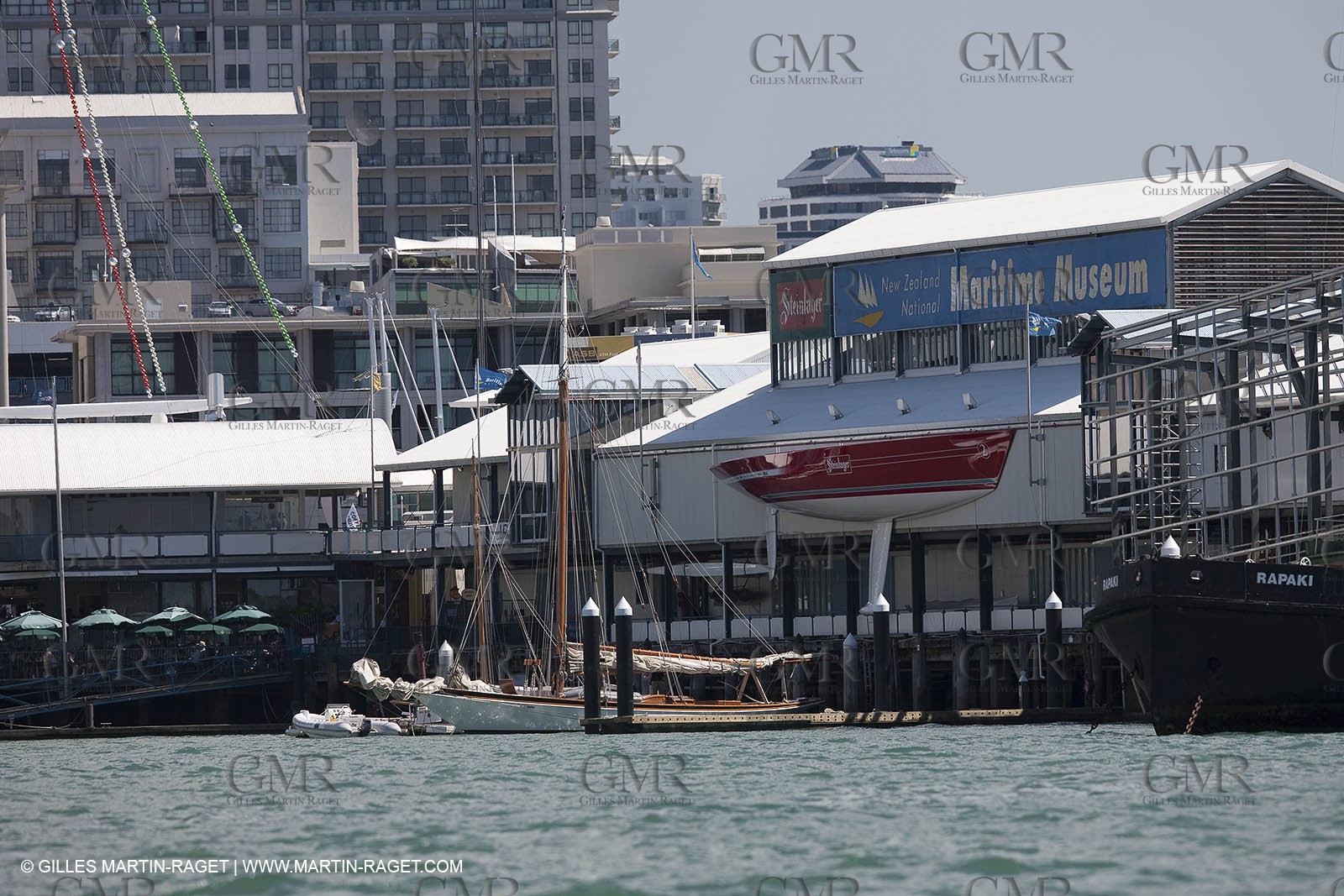 23 01 2009 - Auckland (NZL) -  Louis Vuitton Pacific Series - BMW ORACLE Racing-Tuning up onboard Emirates Team New Zealand yacht