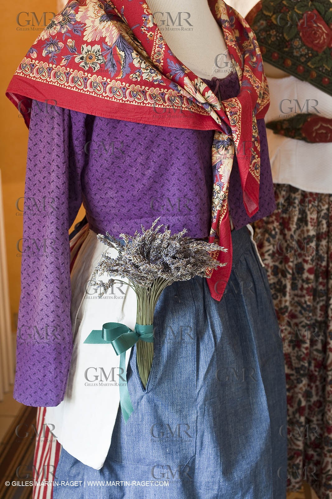 December 2009 - Boutis