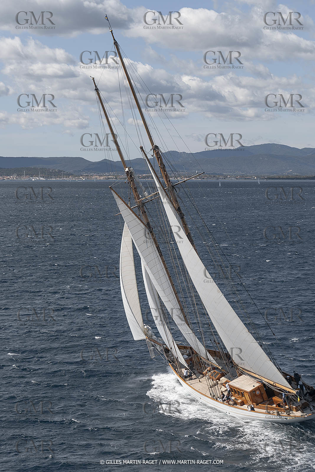 28 09 2022? Saint-Tropez,(FRA,83), Les Voiles de Saint-Tropez 2022 Régate N° 2 poup les modernes, navigation libre pour les grandes goélettes