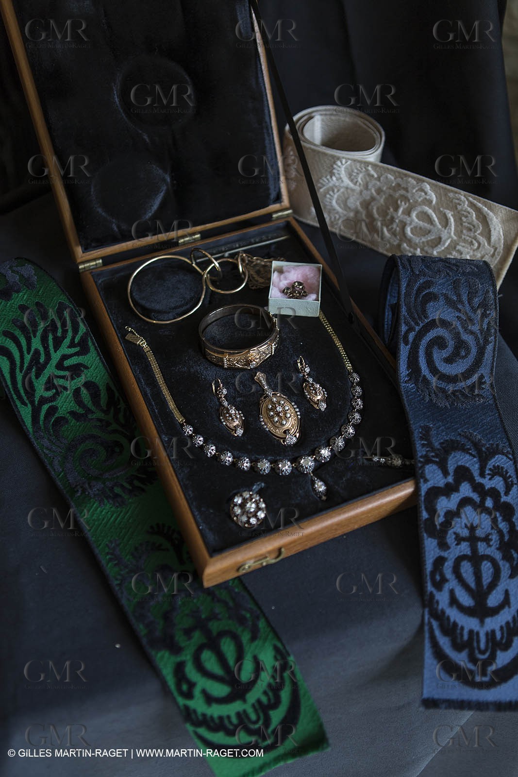 02 06 2014, ARles (FRA,13) Queen of arles Jewelry handover