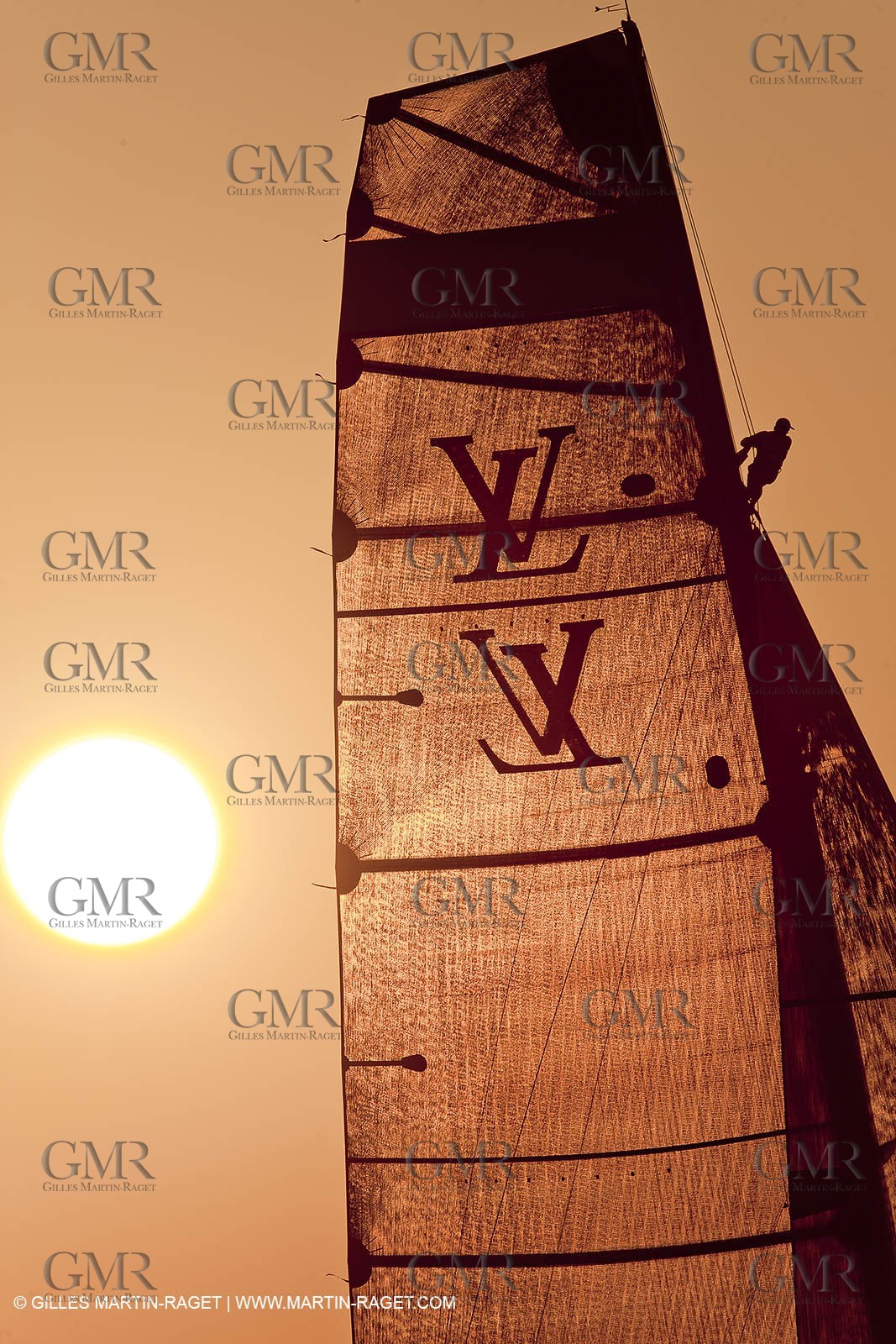 25 11 2010 - Dubai (UAE) - Dubai Louis Vuitton Trophy -  BMW ORACLE Racing - Fleet races