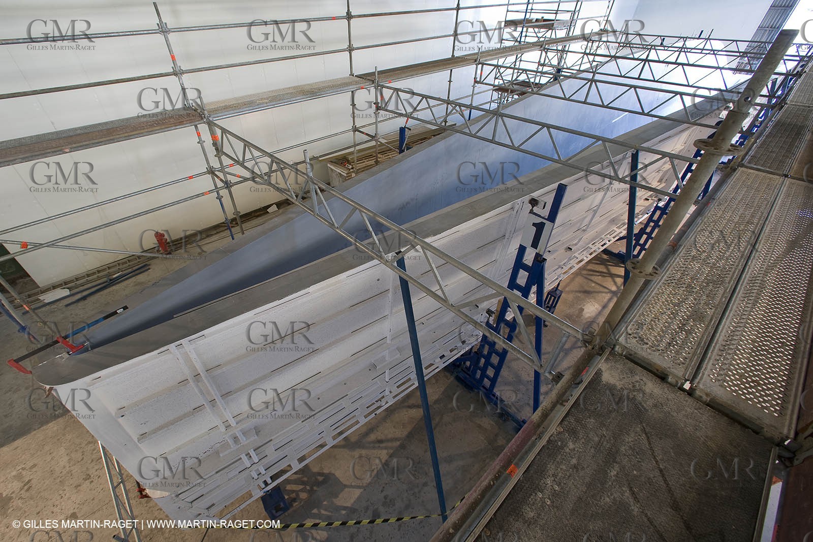 22 01 2008 - La Ciotat (FRA, 13) - Construction of cruising catamaran Nahema at H2X boatyard - Mould construction