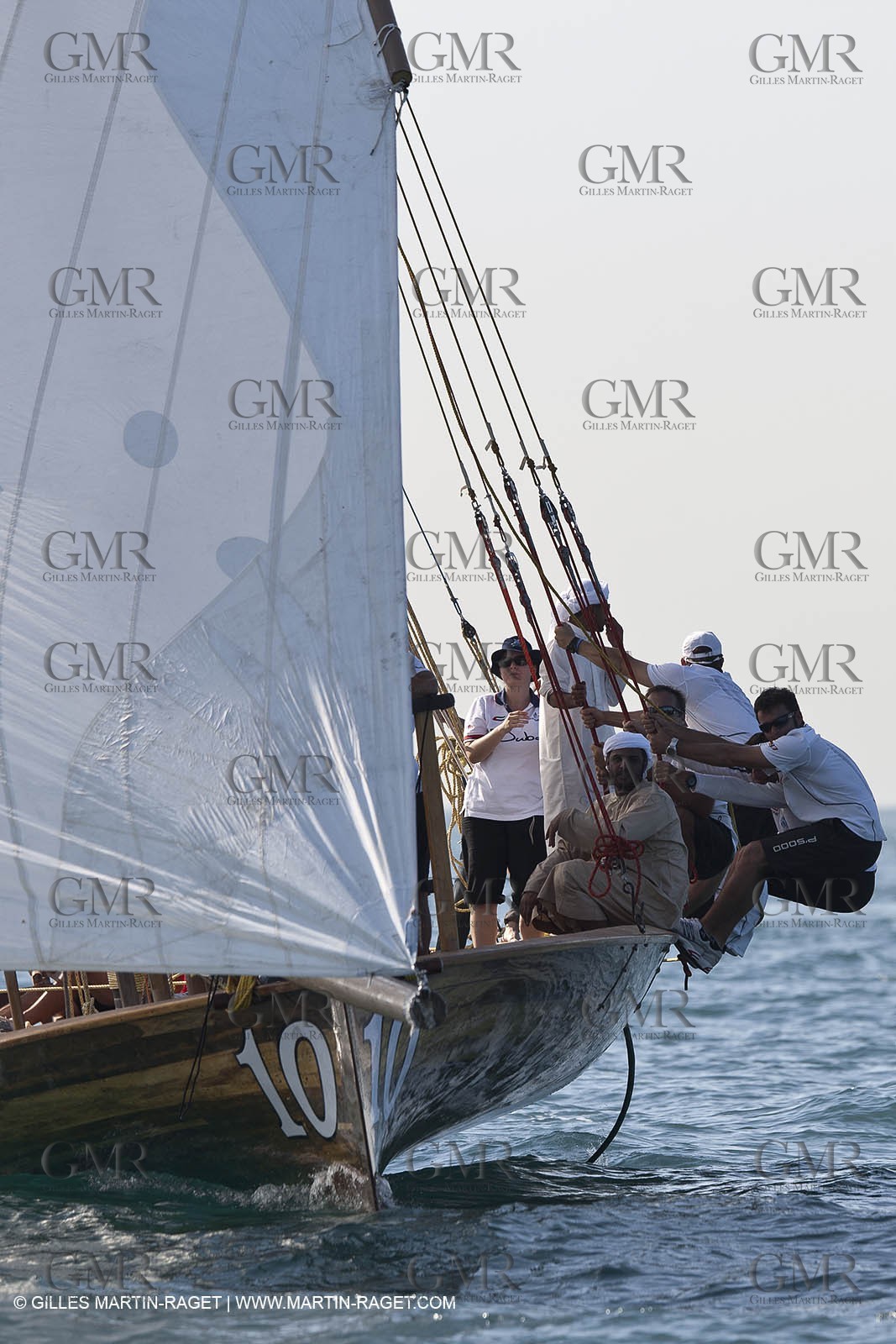 20 11 2010 - Dubai (UAE) - Dubai Louis Vuitton Trophy - Traditionnal dhow races for competing teams