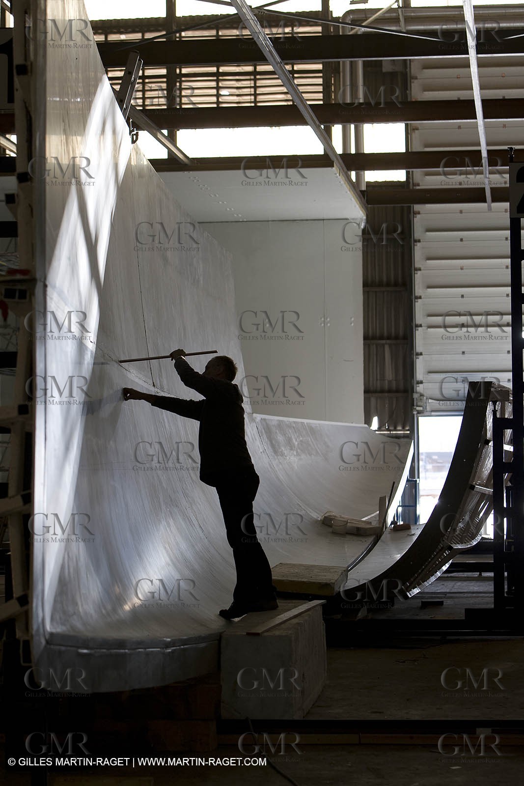22 01 2008 - La Ciotat (FRA, 13) - Construction of cruising catamaran Nahema at H2X boatyard - Mould construction