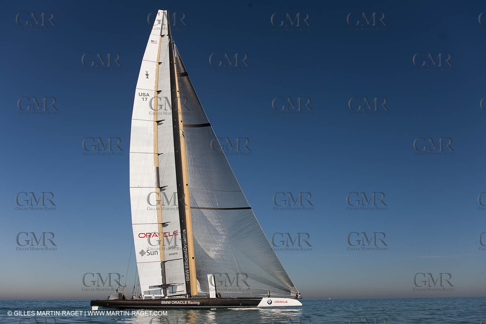 19 01 2010 - Valencia (ESP) - 33rd America's Cup - BMW ORACLE Racing - Boat preparation