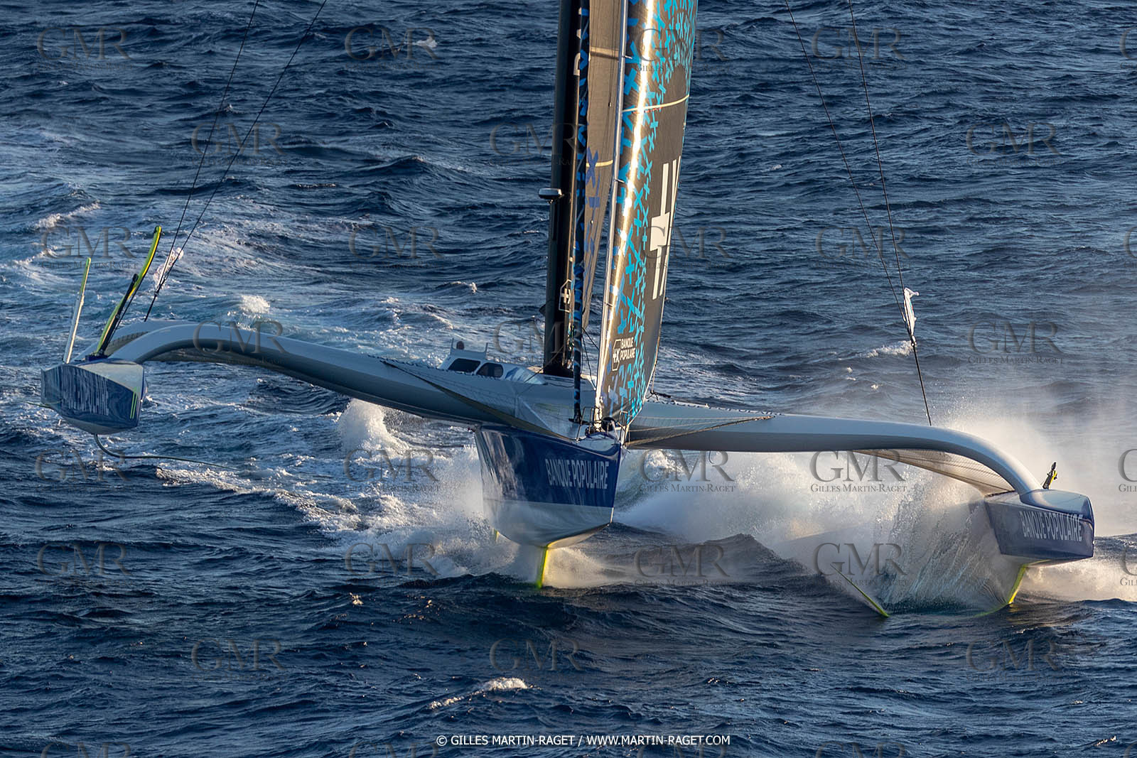 Banque Populaire devant Marseille