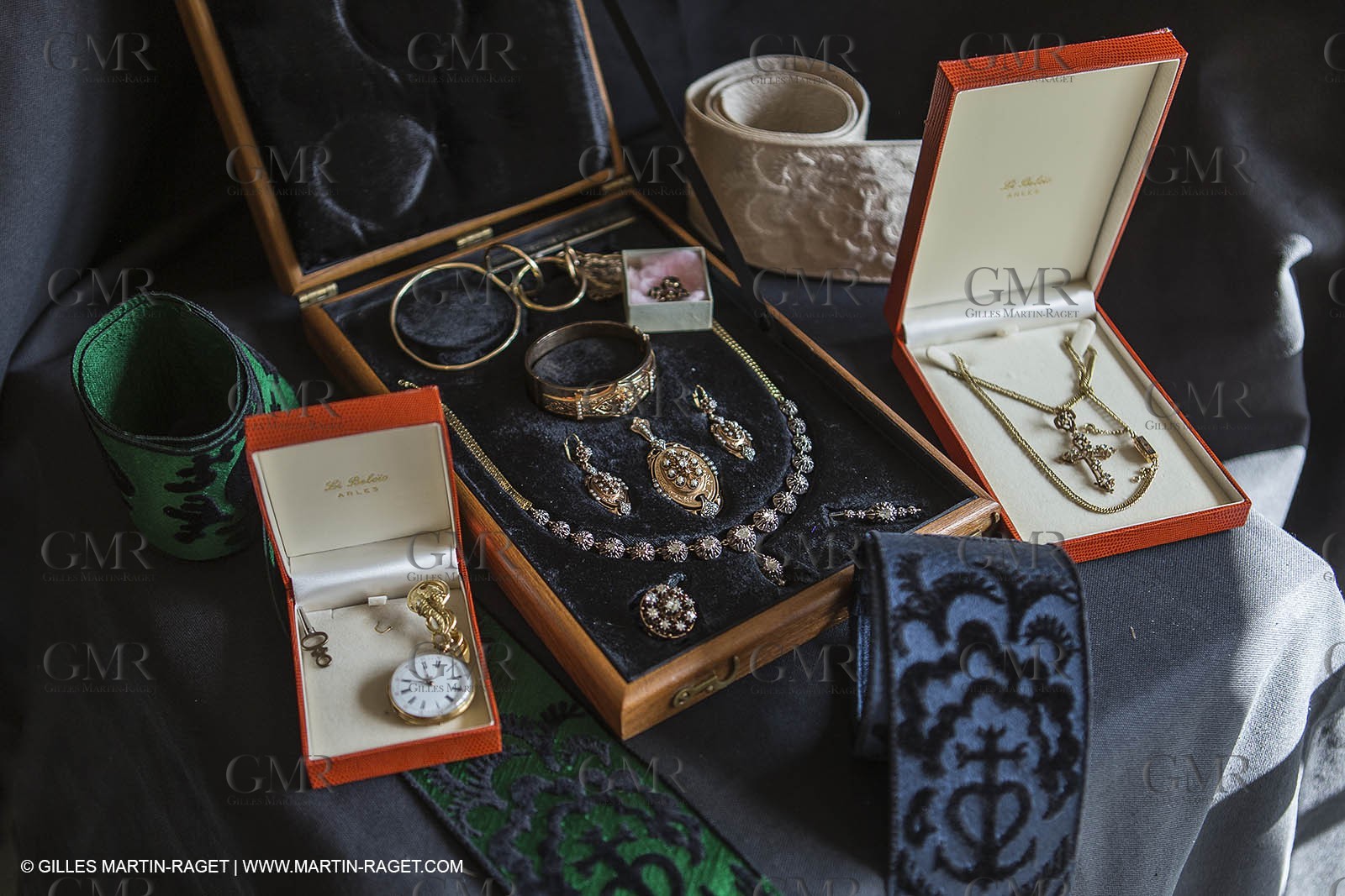02 06 2014, ARles (FRA,13) Queen of arles Jewelry handover