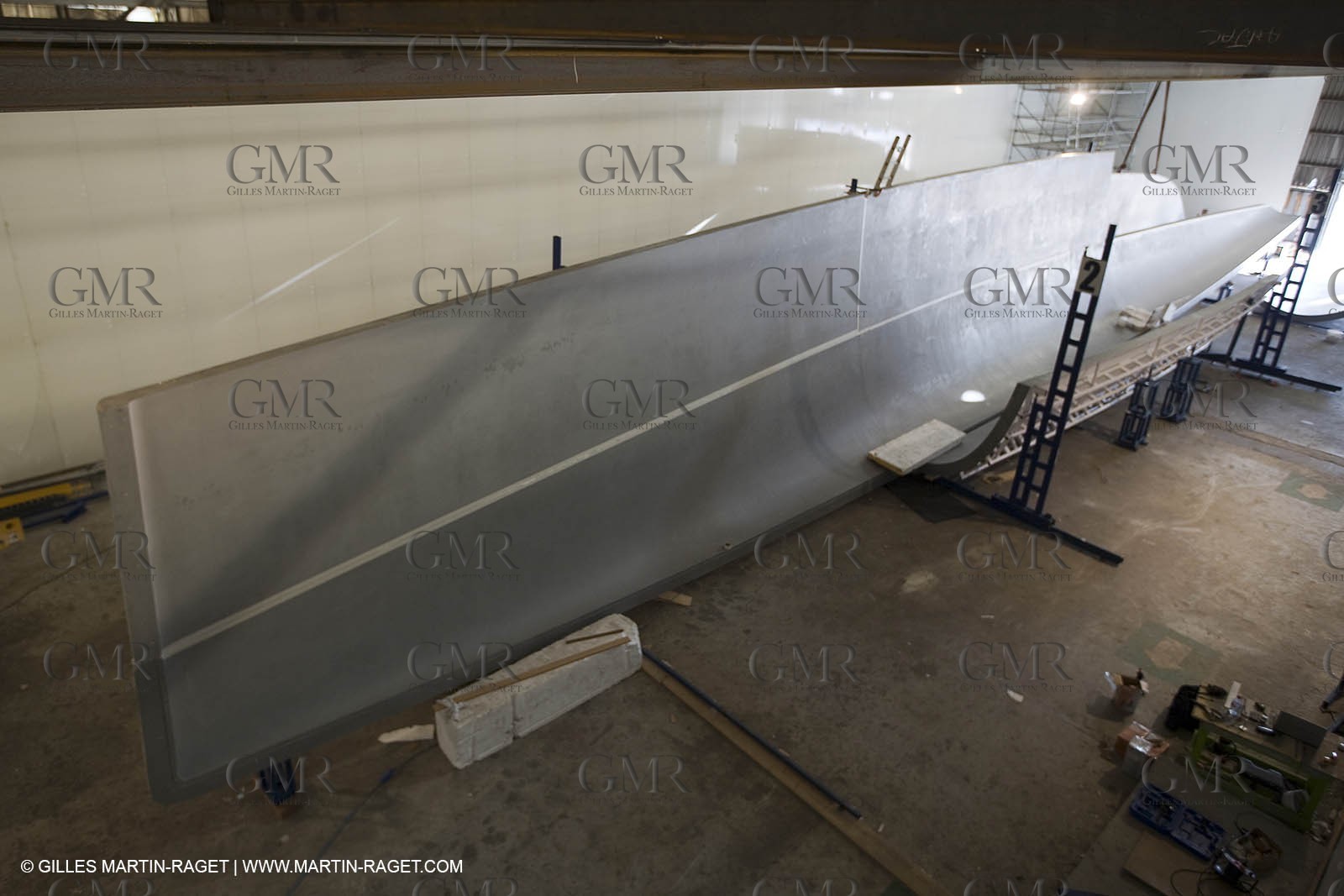 22 01 2008 - La Ciotat (FRA, 13) - Construction of cruising catamaran Nahema at H2X boatyard - Mould construction