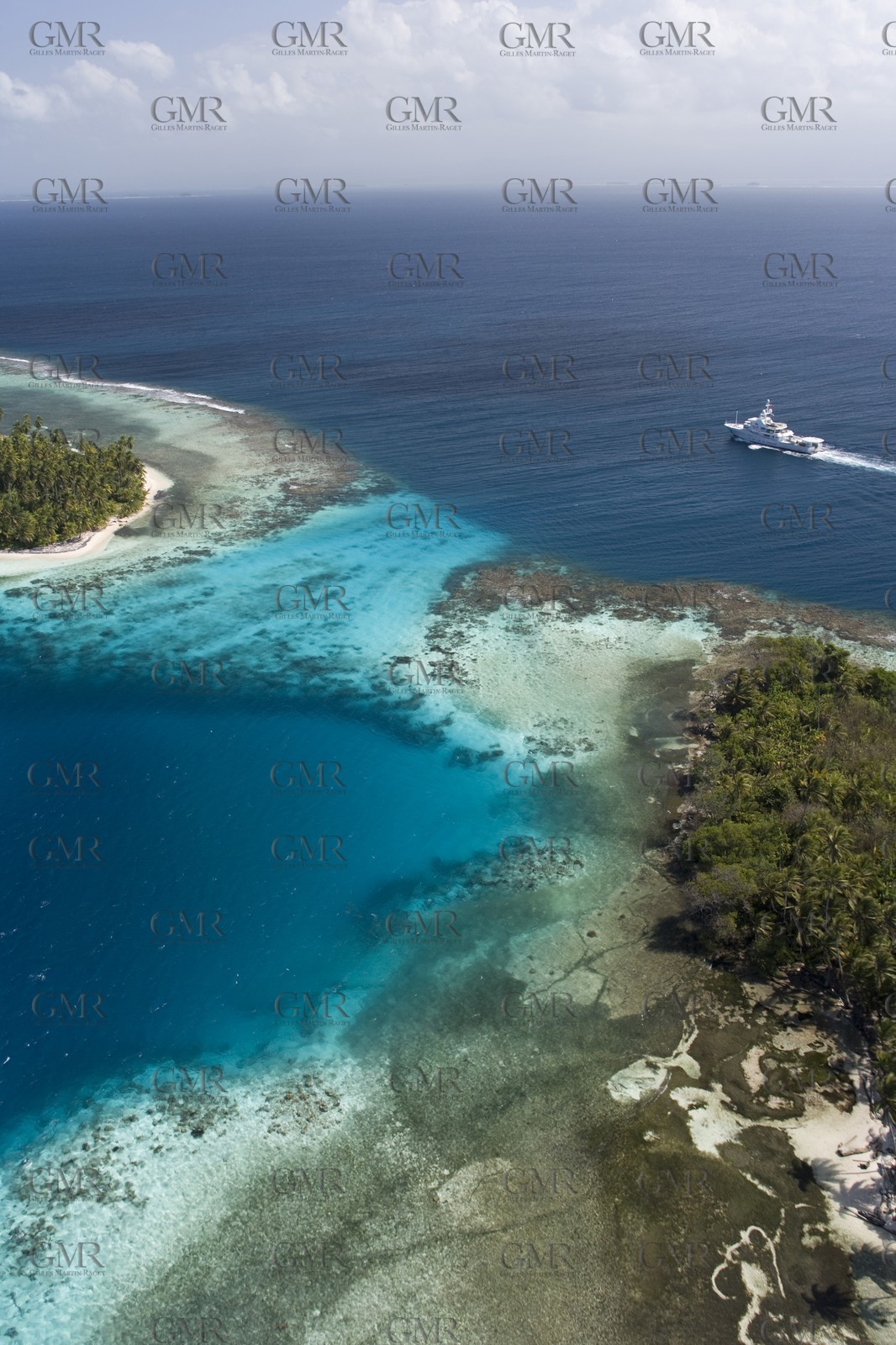 01 02 2008 - San Blas Archipelago (Panama) - Motor Yacht Senses