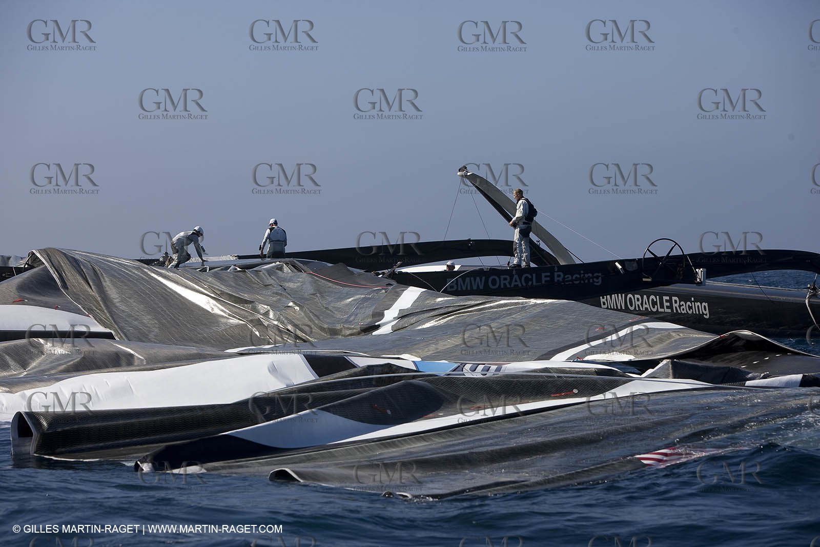 03 11 2009 - San Diego (USA, CA) - 33rd America's Cup - BMW ORACLE Racing - - BOR 90 dismasts when Trialing off San Diego