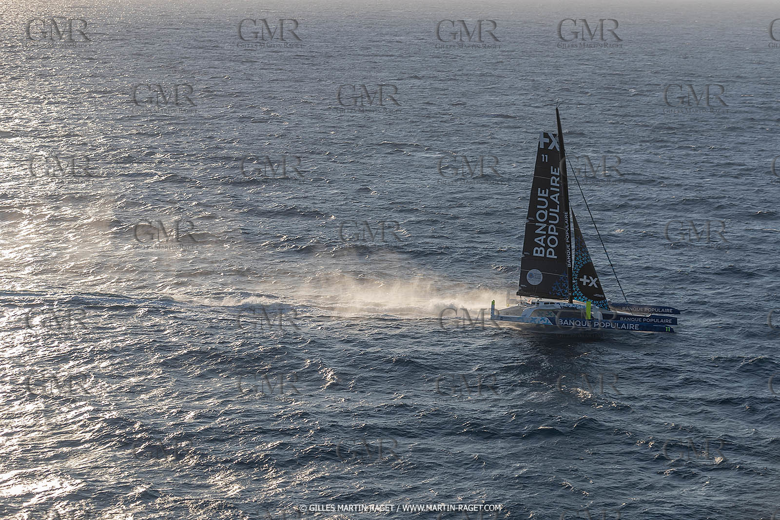 Banque Populaire devant Marseille