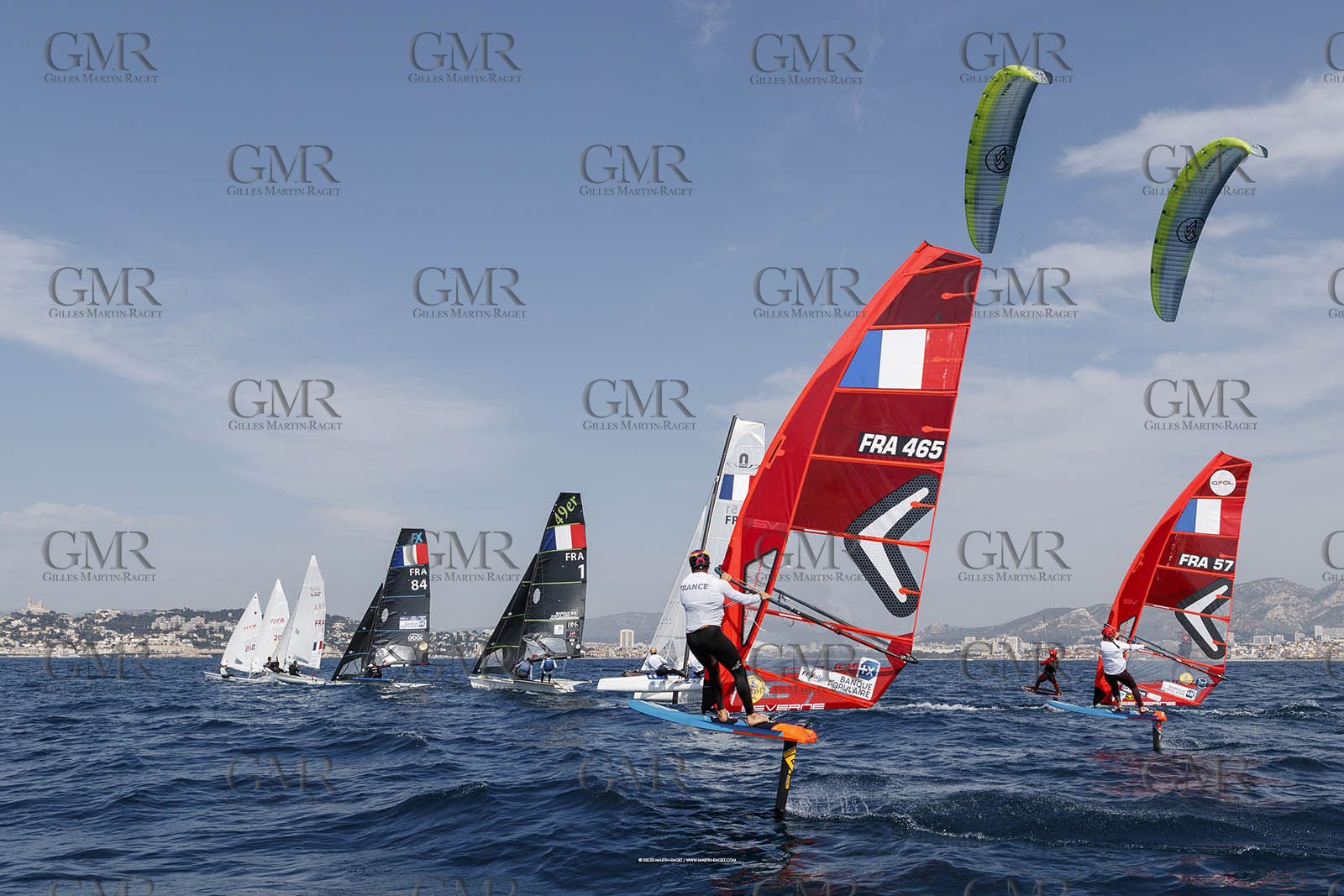15 04 2024, Marseille (FRA), présentation des sélectionnés olympiques français en voile pour les Jeux Olympiques de Paris 2024.  Alex Mazella (Kite hommes - Formula Kite); Laurianne Nolot (Kite femmes - Formula Kite); Nicolas Goyard (Planche à voile hommes - iQFoil); Hélène Noesmoen (Planche à voile femmes- iQFoil); Camille Lecointre-Jeremie Mion (dériveur double mixte - 470); Louise Cervera (Dériveur femmes - ILCA 6); Jean-Baptiste Bernaz (Dériveur hommes - ILCA 7); Tim Mourniac - Lou Berthomieu (Multicoque mixte - Nacra 17); Clément Péquin - Erwan Fischer (Skiff hommes - 49er); Sarah Steyaert-Charline Picon (Skiff femmes - 49er FX).