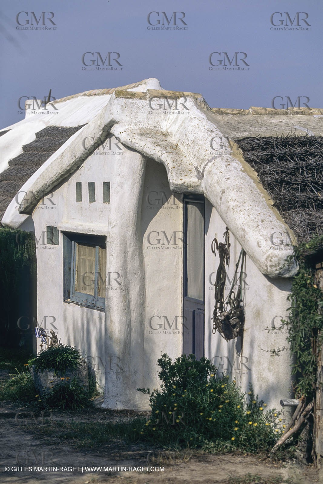 Camargue (FRA) - houses and cants from Camargue