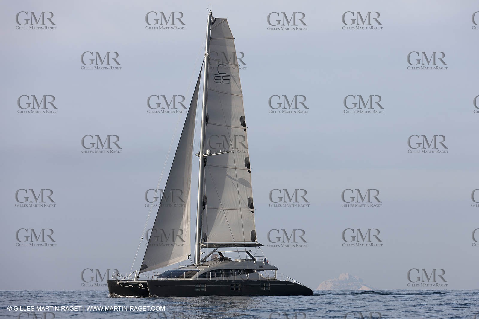 25 02 2011 - La Ciotat (FRA,13) - Super Yachts - Chantier H2X - Cartouche