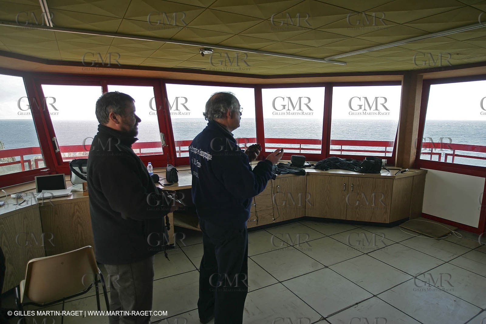 Orange II-2005 Jules Verne Trophy-Claude Breton (chrono) awaiting the signal departure