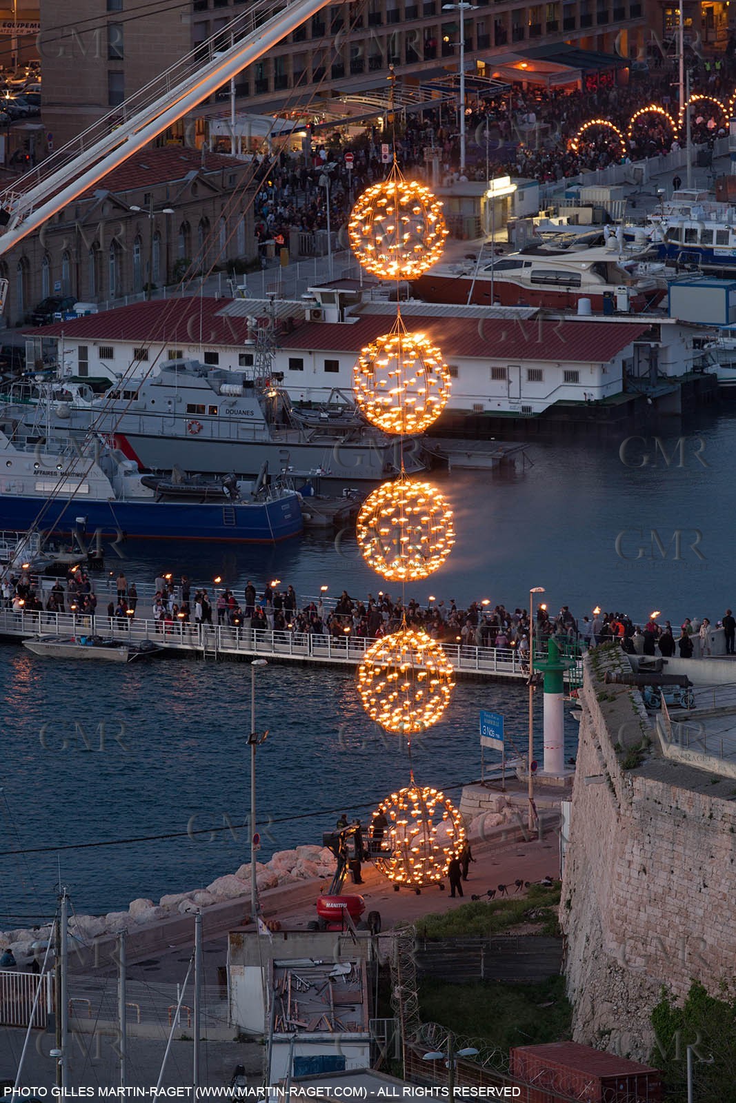 03 05 2013 - Marseille (FRA,13) - Marseille Provence 2013, illumination du Vieux Port par la Compagnie Carabosse
