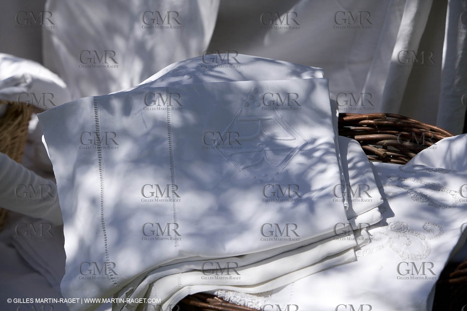 Vallon raget, nice household linen