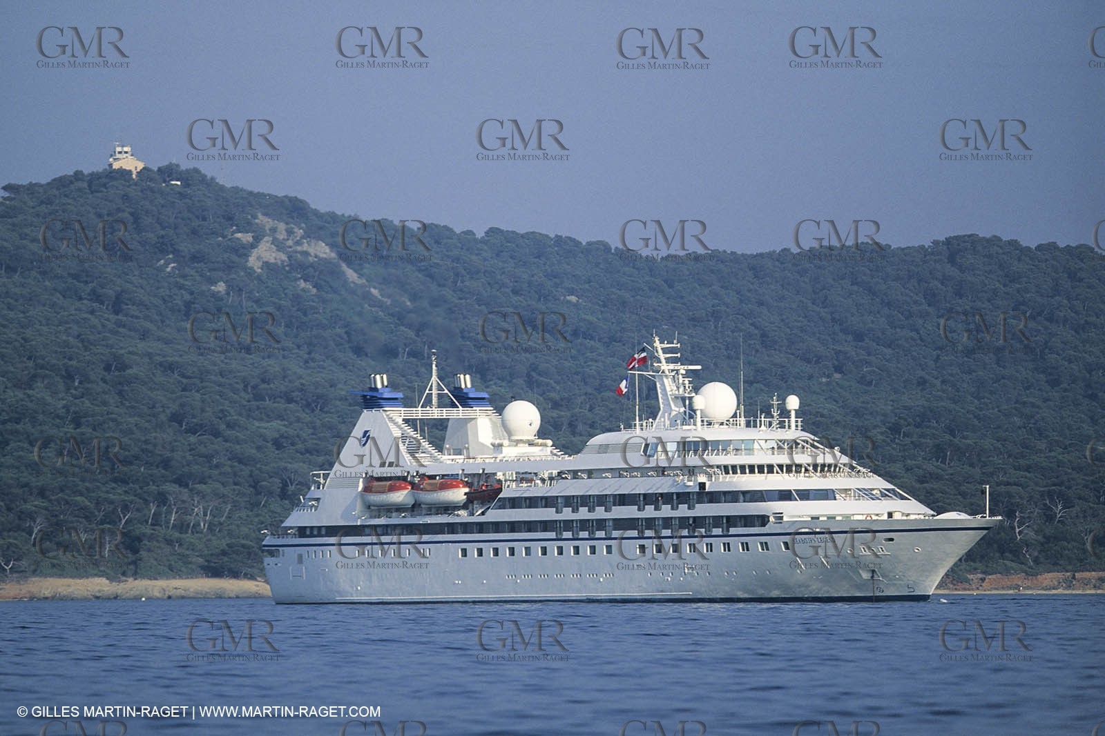 Paquebots, liners, cruise ships