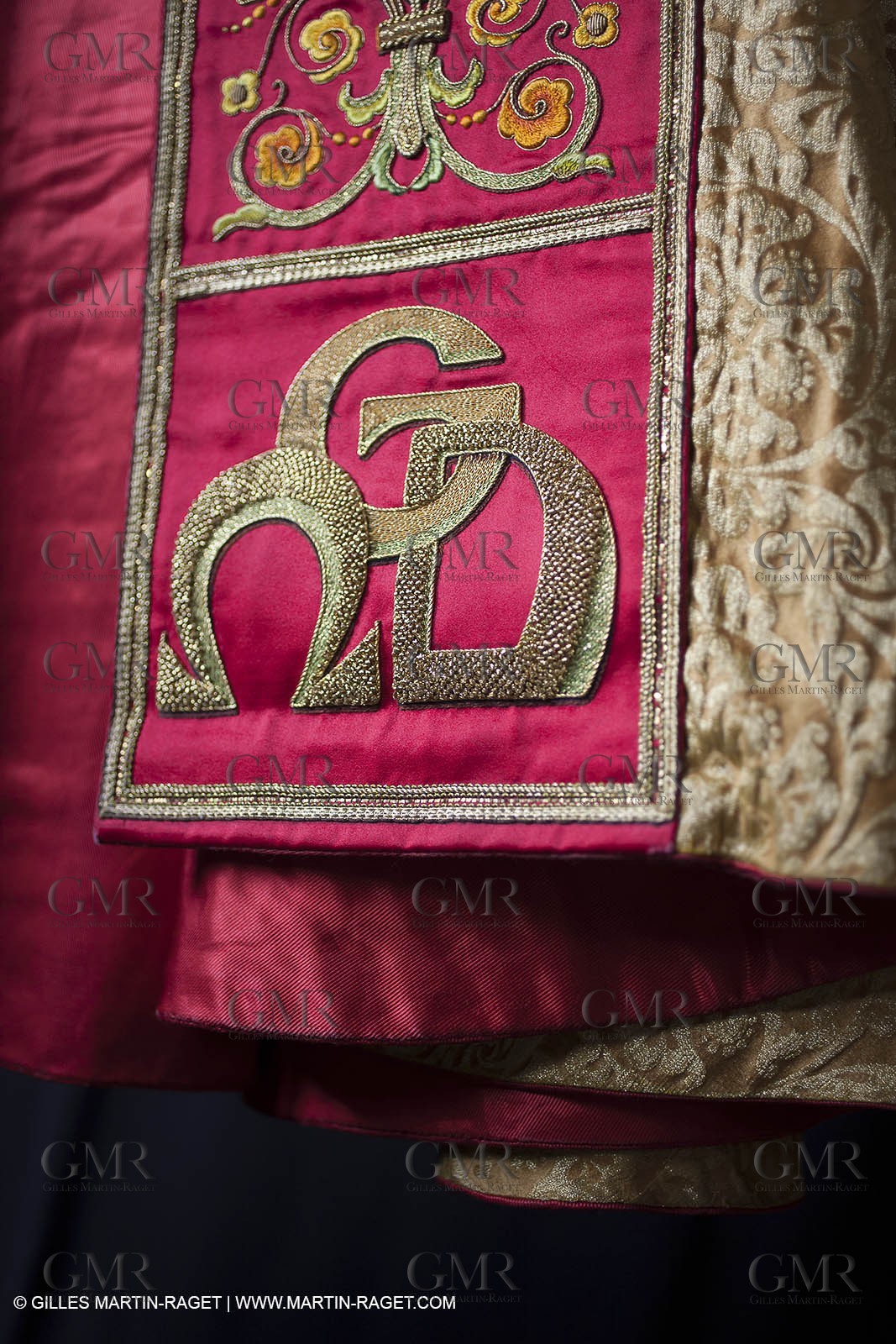 04 02 2013 - Marseille(FRA,13), Notre Dame de la Garde, liturgical clothing