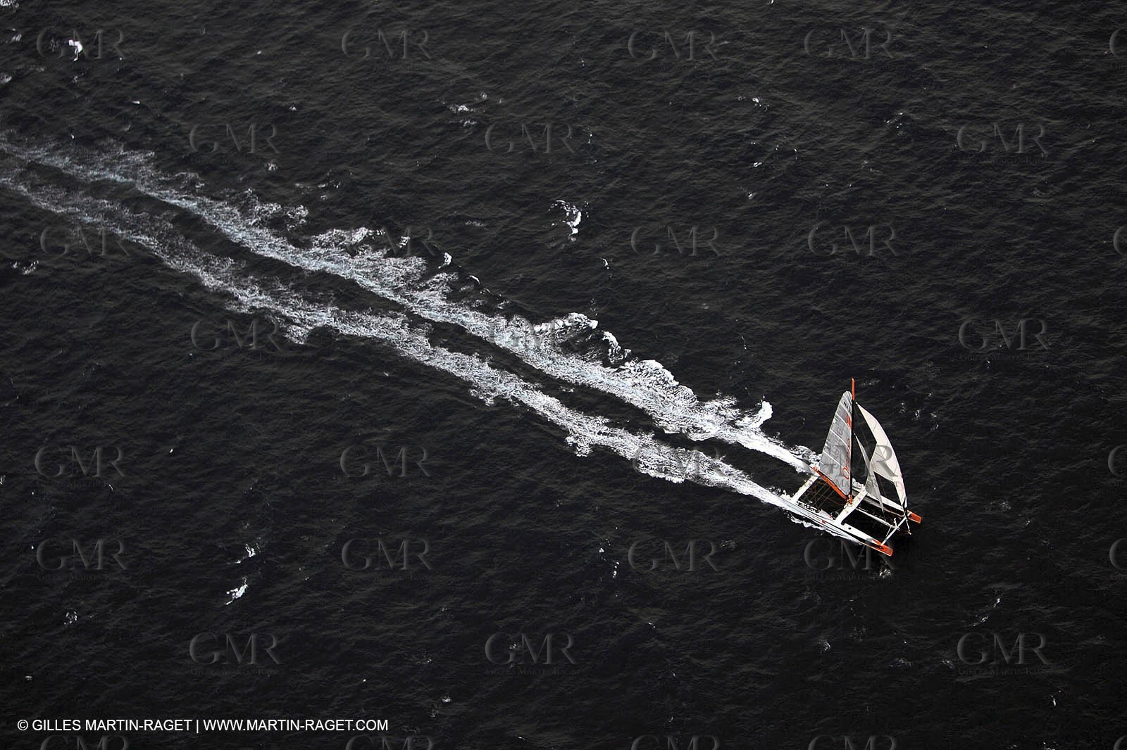 Orange II - 2004 Mediterranée Record - Start off Marseilles