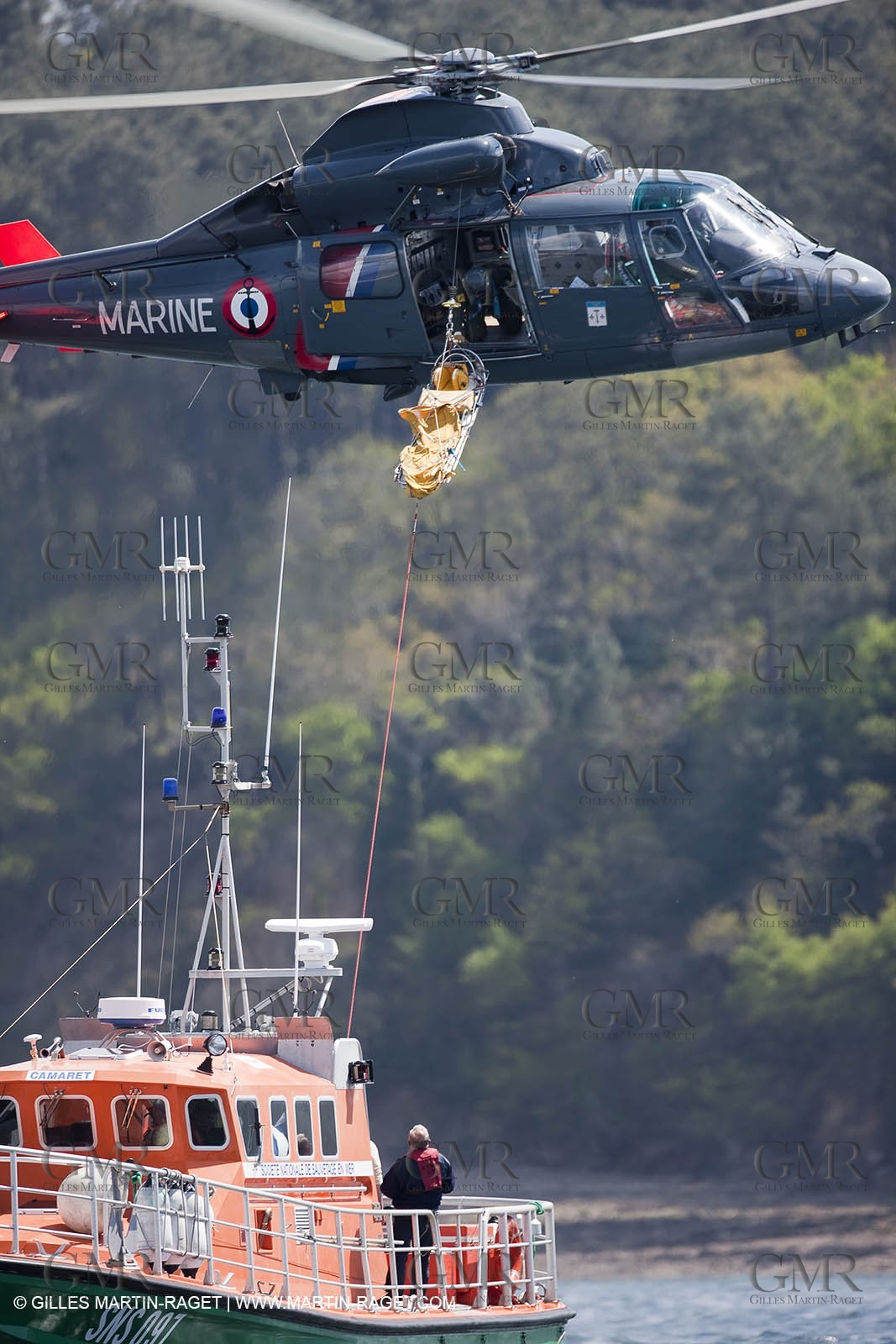 20 04 2010 - Lanveoc Poulmic - French Naxy Grand Prix - Heli rescue demo