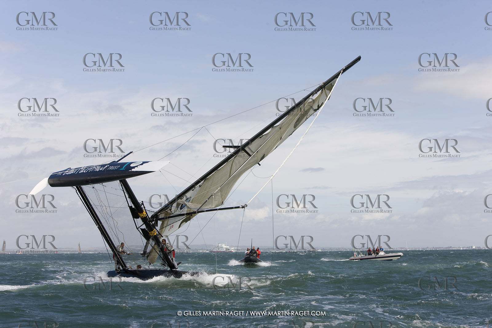 04 08 2008 - Cowes (UK, IOW) - BMW ORACLE Racing - IShare Cup Cowes - Racing Day 3