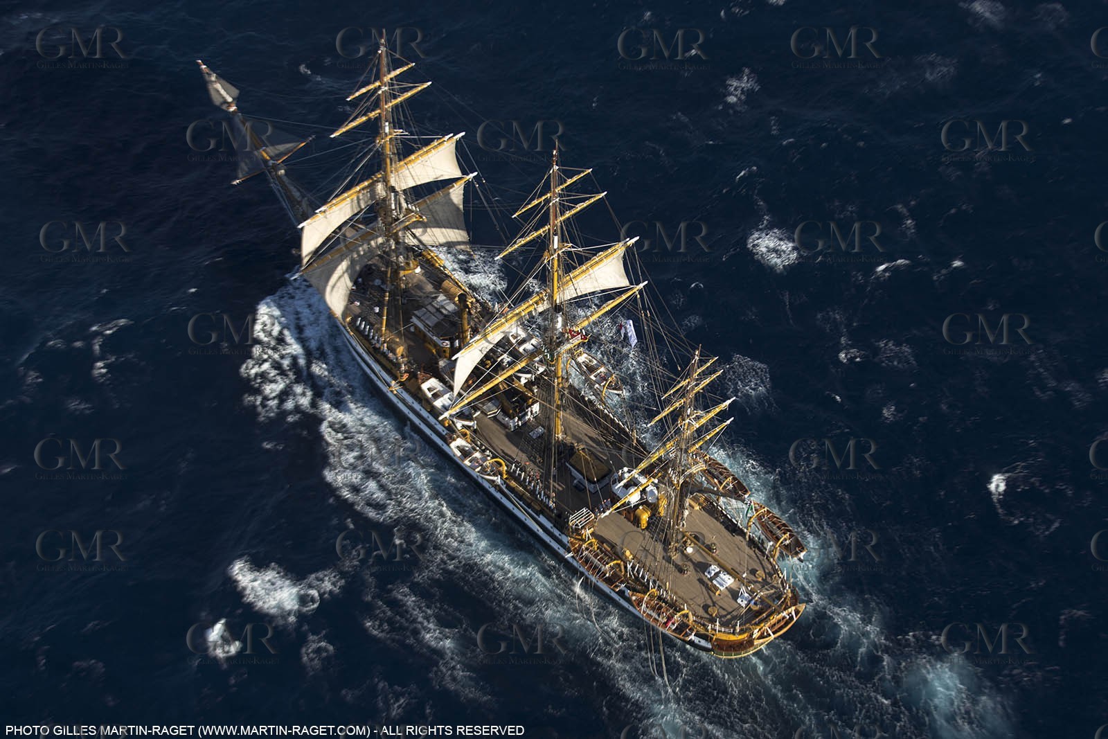 30 09 2013 - Toulon (FRA,83) - Toulon Voiles de Légende - Start towards La Spezia - Amerigo Vespucci