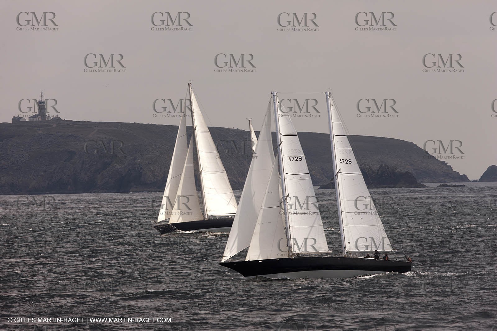 19 05 2010- Sein - (FRA,56)  -  Pen Duick III and Pen Duick VI in the Sein island straight