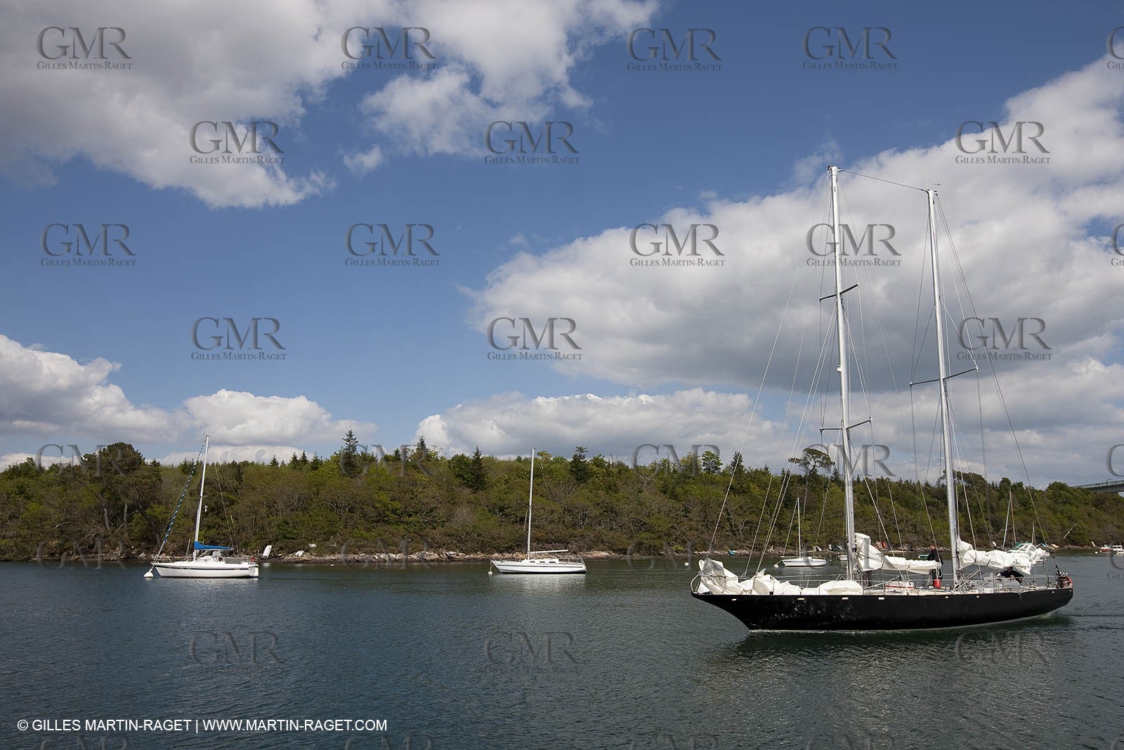 19 05 2010- Benodet (FRA,56)  -  Pen Duick III  sailing in Odet river