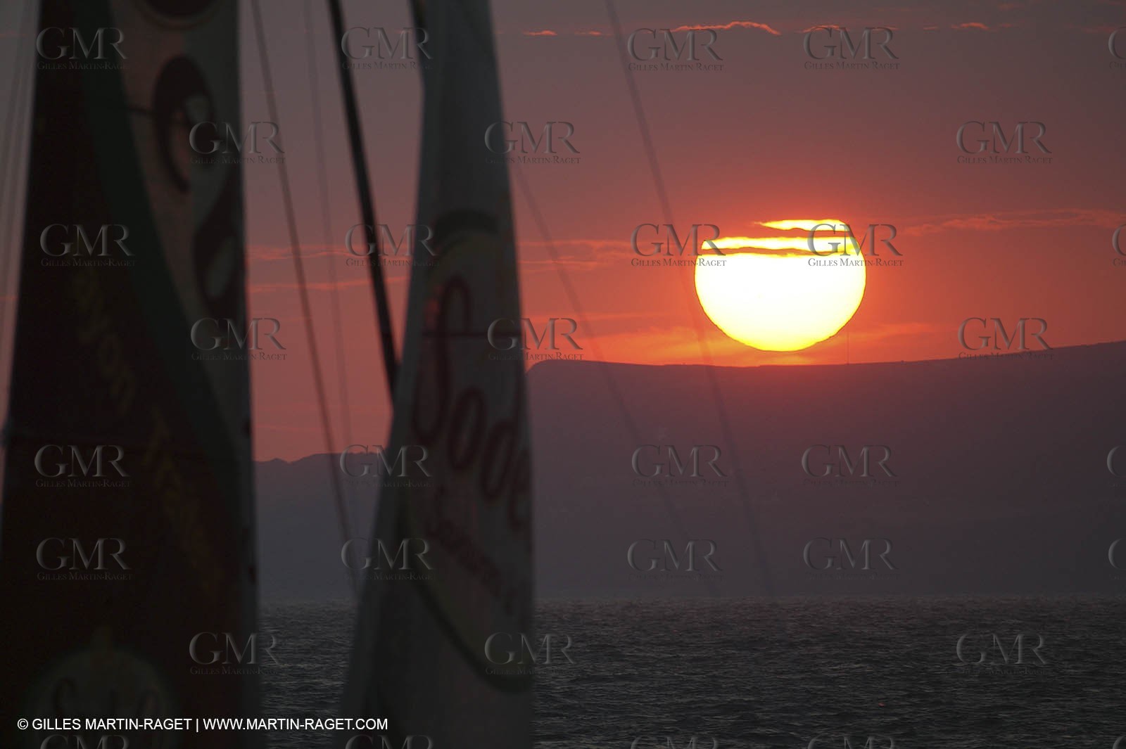 14 08 06 - Isle of Wight (UK) - Thomas Coville beat the round britain island sailing record onboard his 60 trimaran sodebo