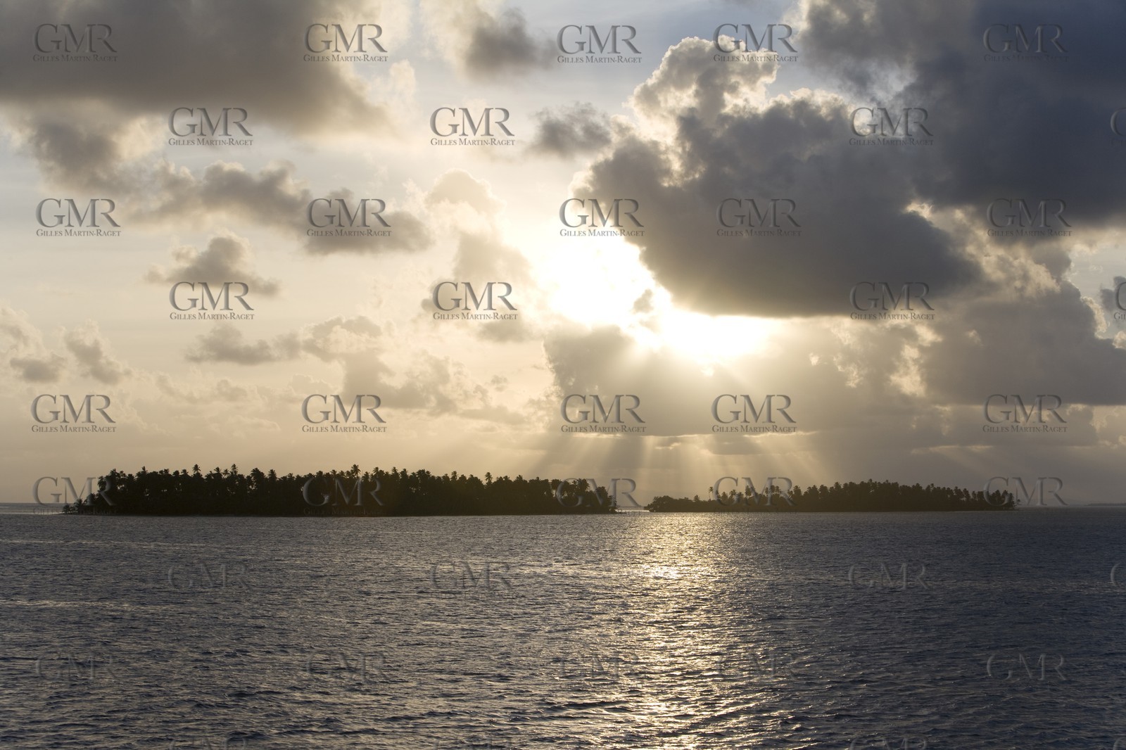 01 02 2008 - San Blas Archipelago (Panama) - Motor Yacht Senses
