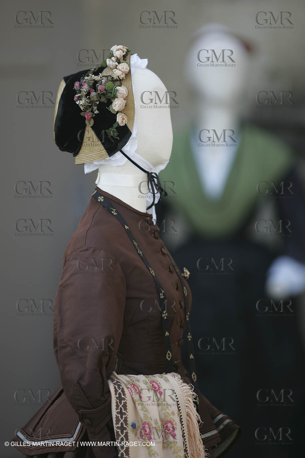 May 2004 - La Tour d'Aigues (FRA, 84) - Old costumes for women of the South exhibition