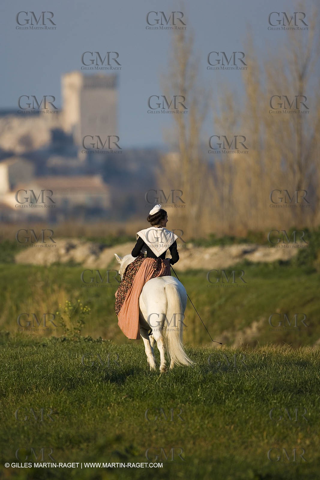 23 02 2007 - Arles, Nathalie Chay, Queen of Arles - Amazone horse riding