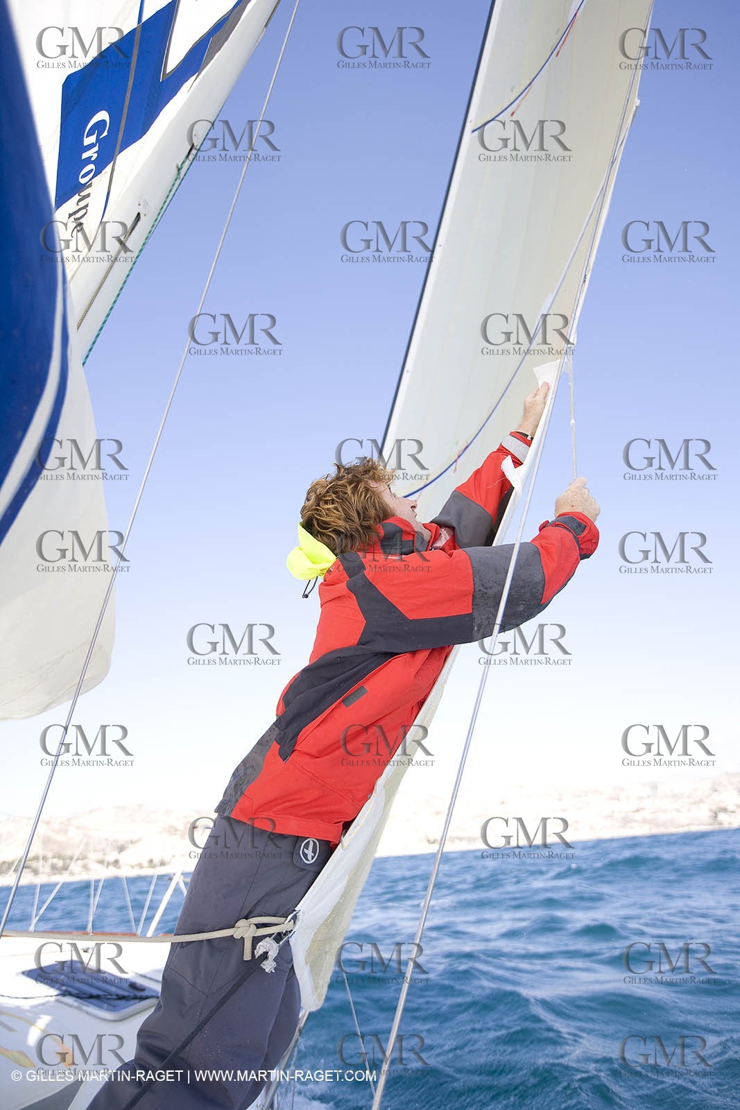 28 09 2007 - Marseille (FRA, 13) - Aigle Marine weather clothing showed in action by salors Marc Emig et Luce Molinier