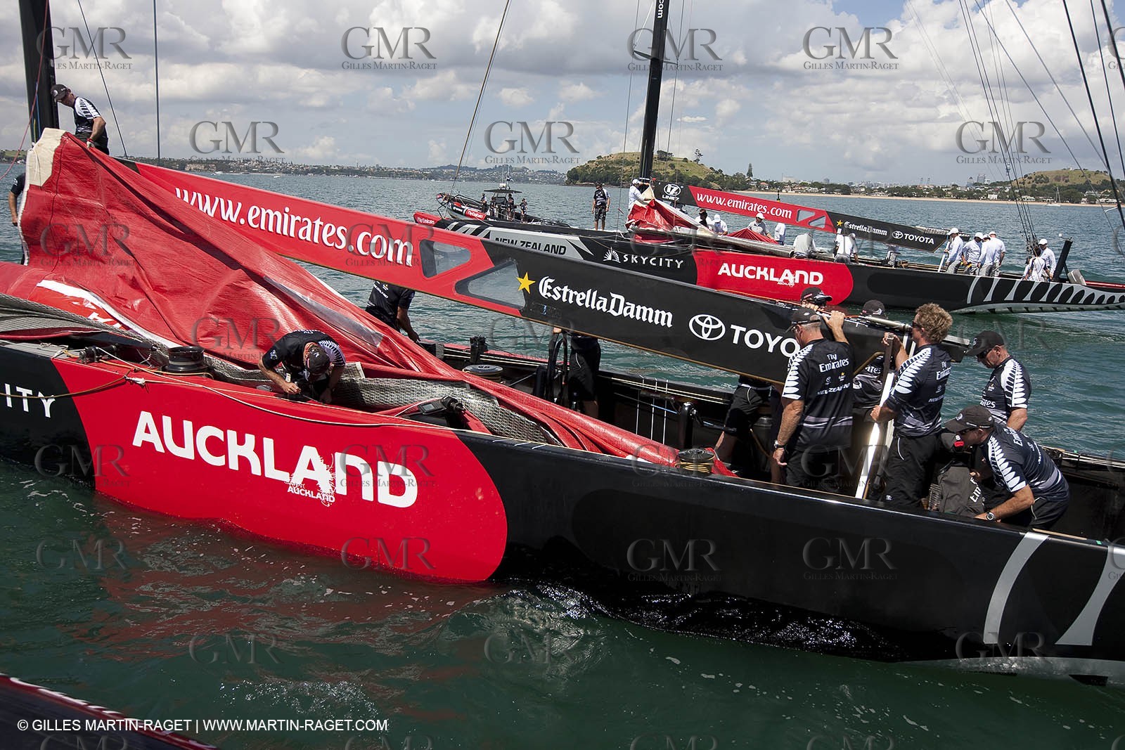 23 01 2009 - Auckland (NZL) -  Louis Vuitton Pacific Series - BMW ORACLE Racing-Tuning up onboard Emirates Team New Zealand yacht