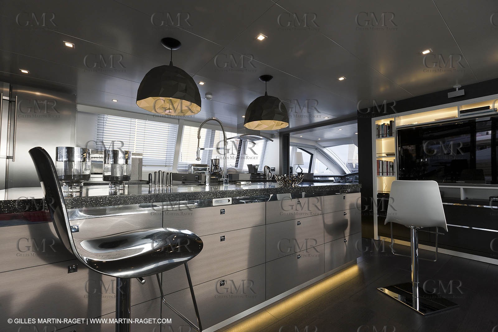 25 02 2011 - La Ciotat (FRA,13) - Super Yachts - Chantier H2X - Cartouche