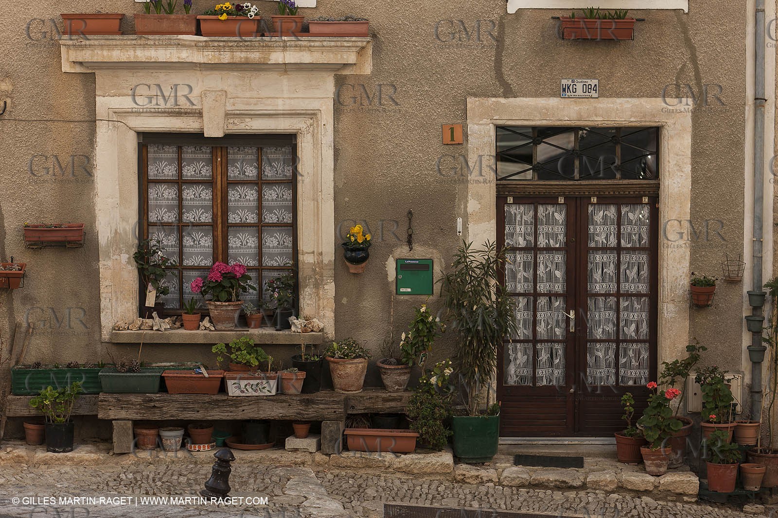 March 30th 2012 - Saint Saturnin les Apt (FRA, 84) - blooming cherry trees