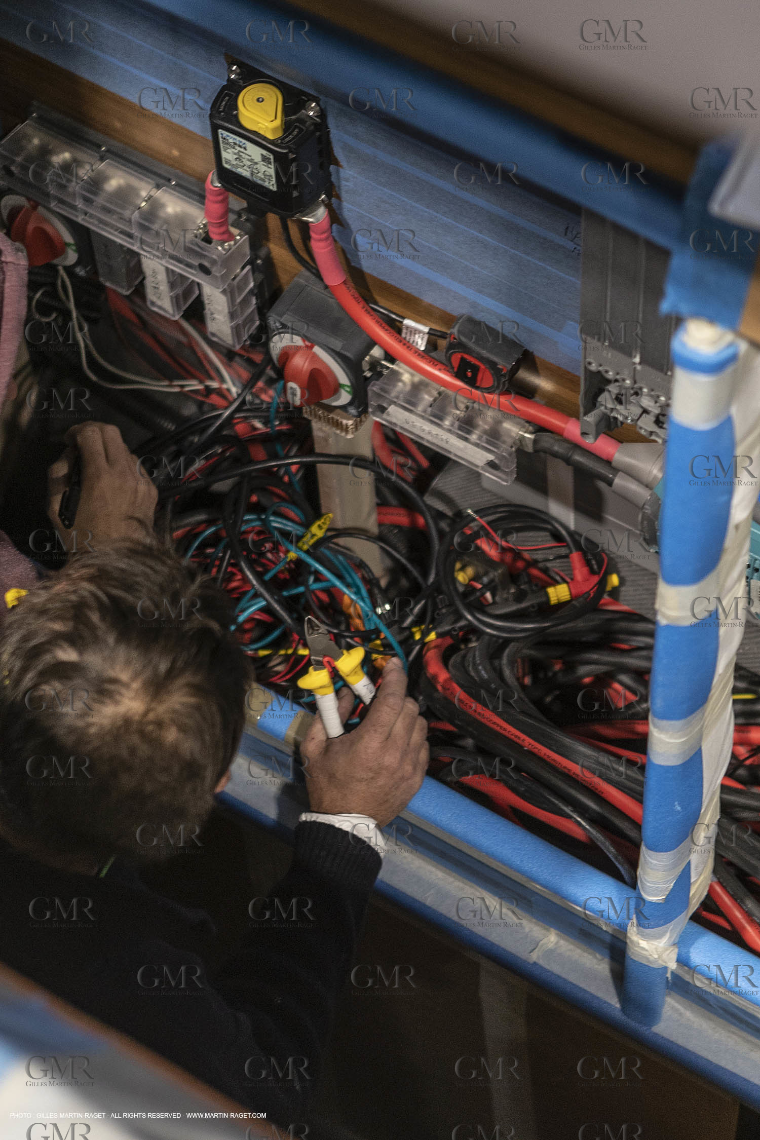 29 10 2018, La Grande Motte (FRA,30), Chantier Gunboat, construction du Gunboat 68, montage panneaux électriques