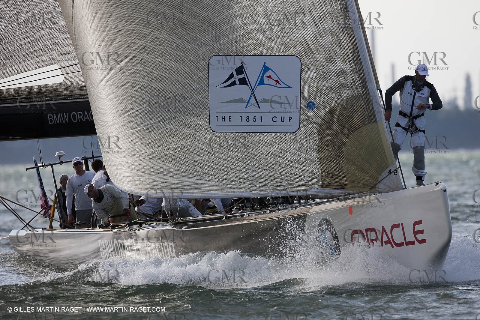 04 08 2010 - Cowes (UK, IOW) - The 1851 Cup -  BMW ORACLE Racing - Day 2.