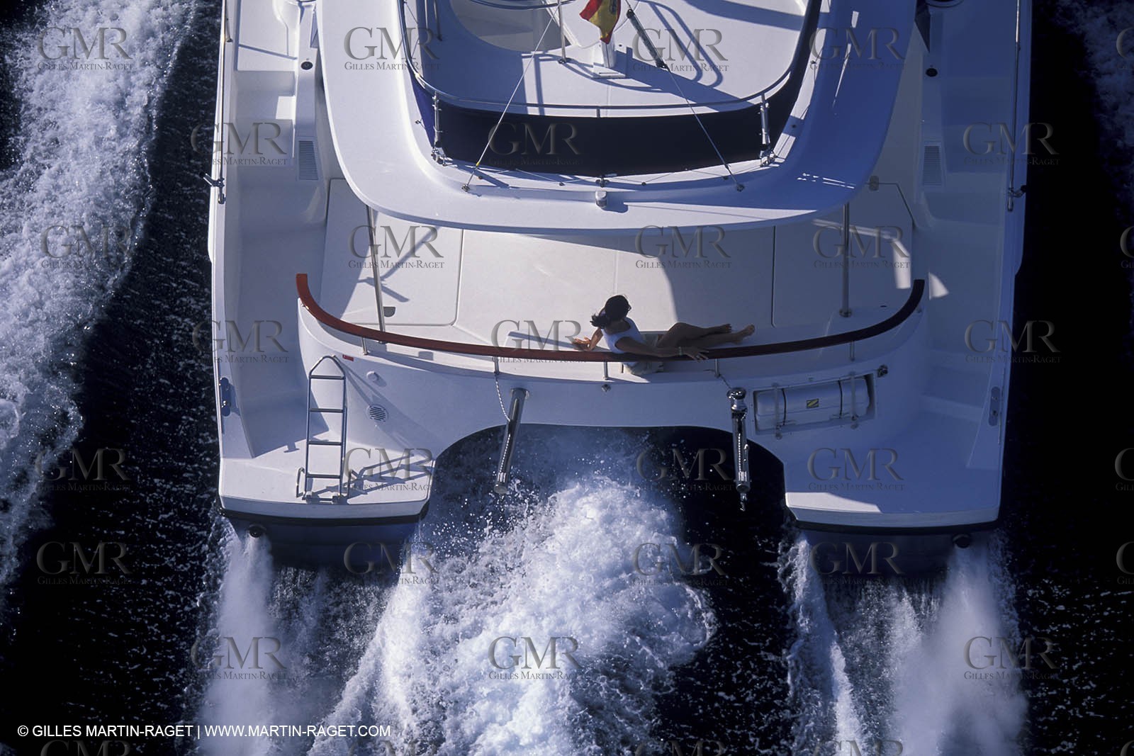Motor boat running