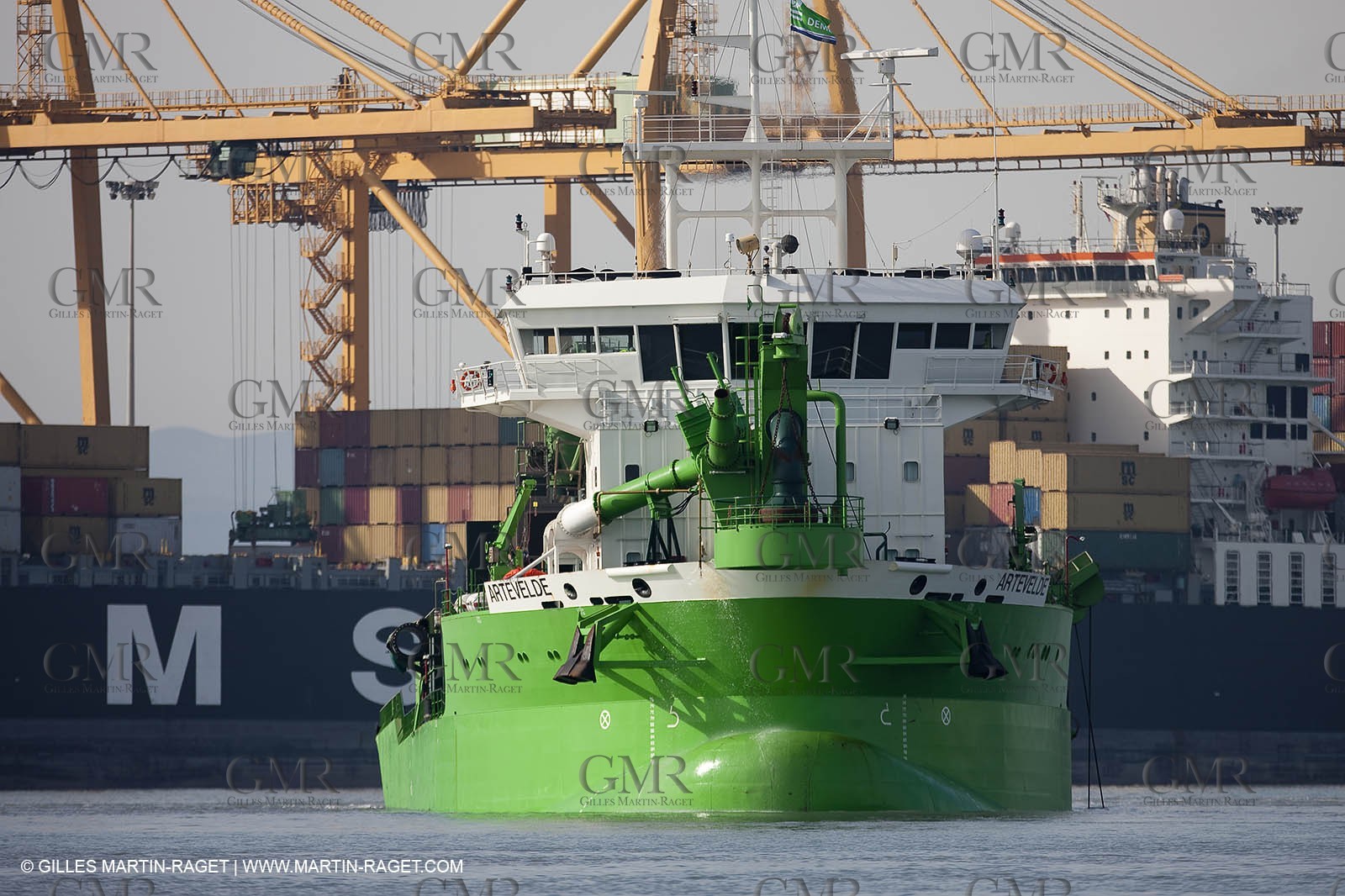 19 01 2010 - Valencia (ESP) - 33rd America's Cup - BMW ORACLE Racing - Boat preparation -Valencia training - day 2